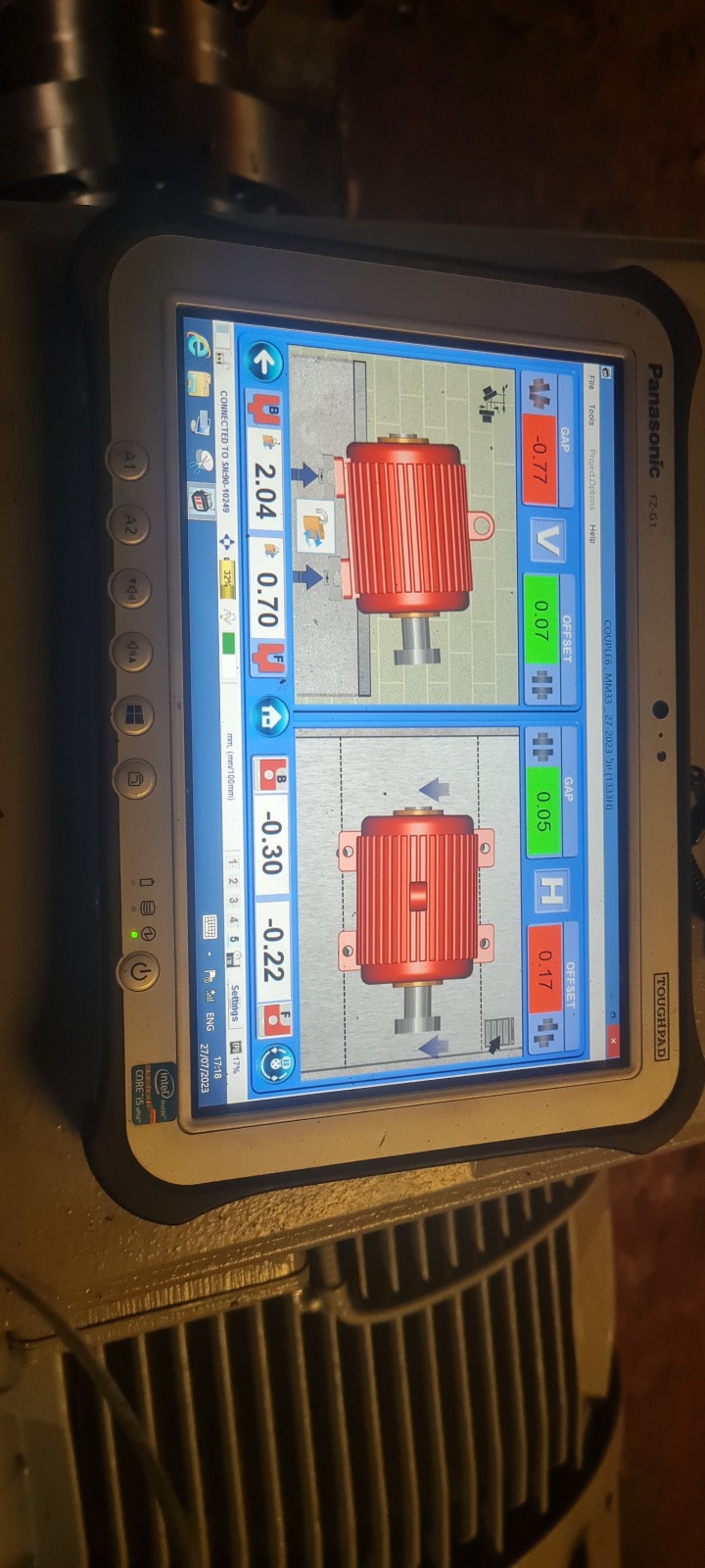 Laser alignment measurement equipment mounted on a pump coupling